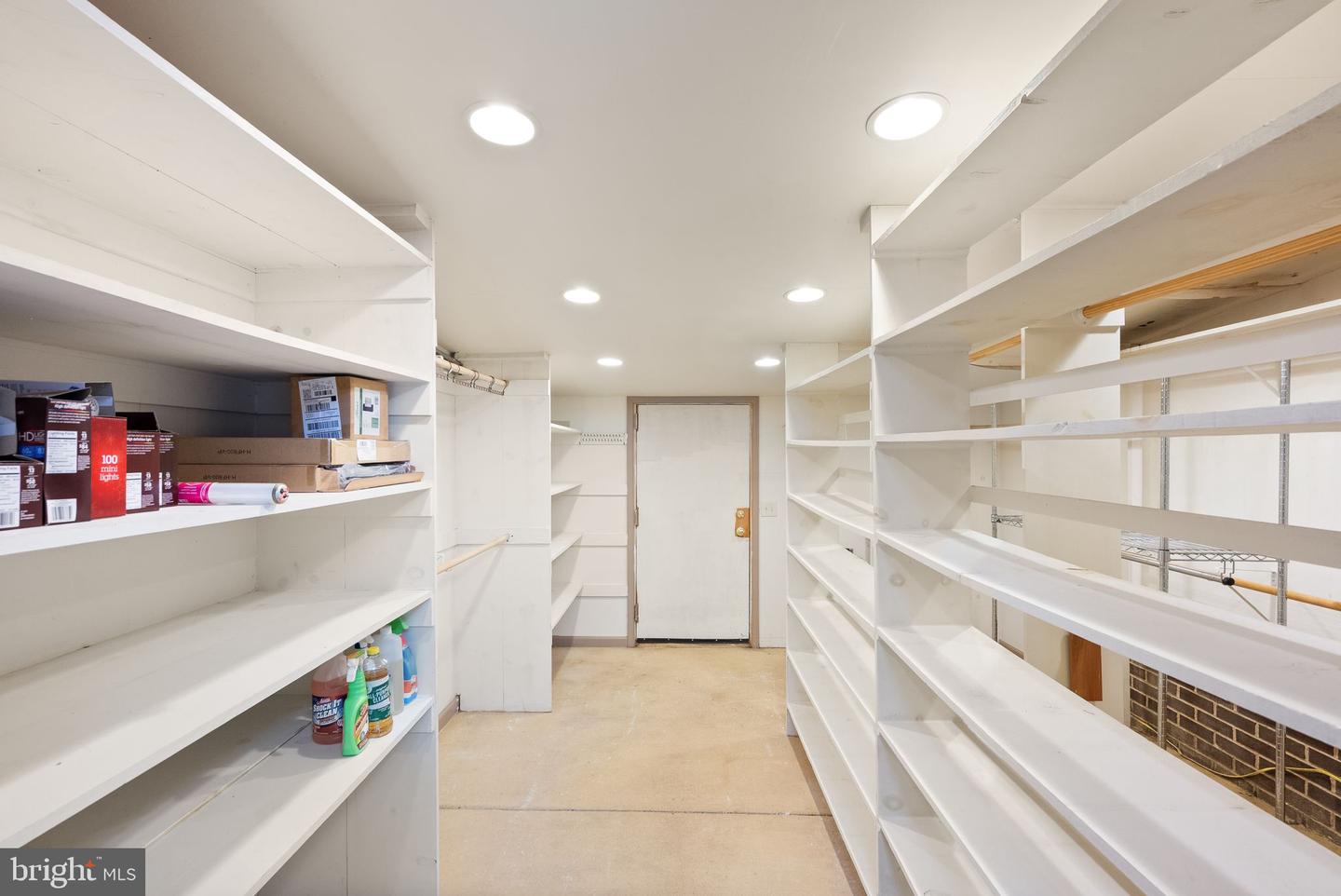 8522 TYSONS CT, VIENNA, Virginia 22182, 5 Bedrooms Bedrooms, ,2 BathroomsBathrooms,Residential,For sale,8522 TYSONS CT,VAFX2280244 MLS # VAFX2280244