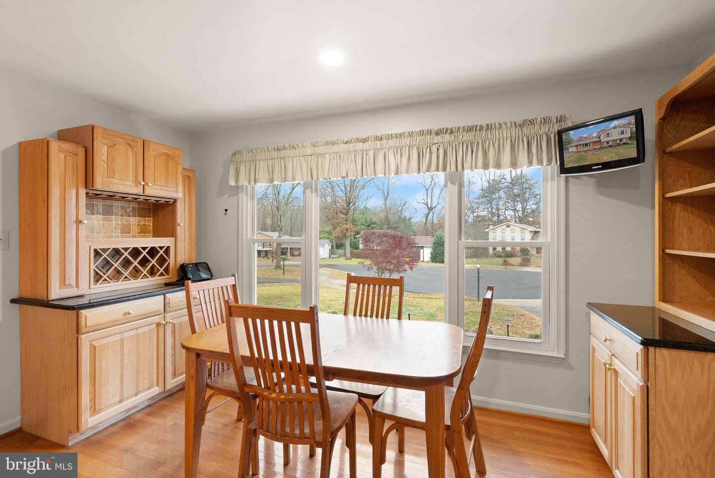 8522 TYSONS CT, VIENNA, Virginia 22182, 5 Bedrooms Bedrooms, ,2 BathroomsBathrooms,Residential,For sale,8522 TYSONS CT,VAFX2280244 MLS # VAFX2280244