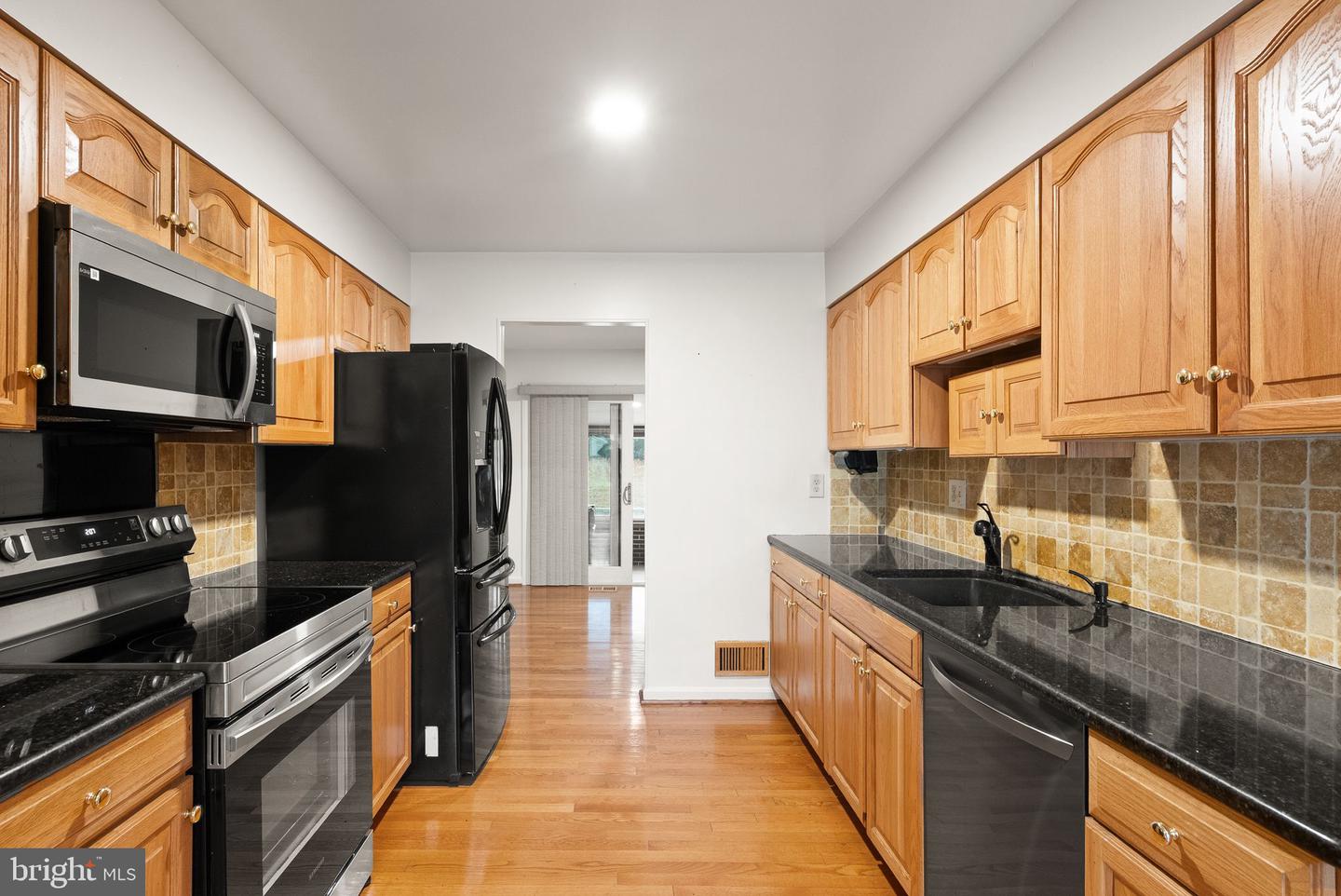 8522 TYSONS CT, VIENNA, Virginia 22182, 5 Bedrooms Bedrooms, ,2 BathroomsBathrooms,Residential,For sale,8522 TYSONS CT,VAFX2280244 MLS # VAFX2280244