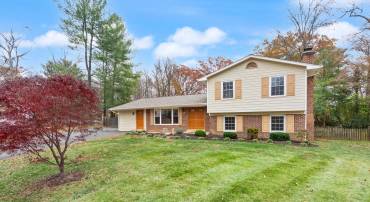 8522 TYSONS CT, VIENNA, Virginia 22182, 5 Bedrooms Bedrooms, ,2 BathroomsBathrooms,Residential,For sale,8522 TYSONS CT,VAFX2280244 MLS # VAFX2280244