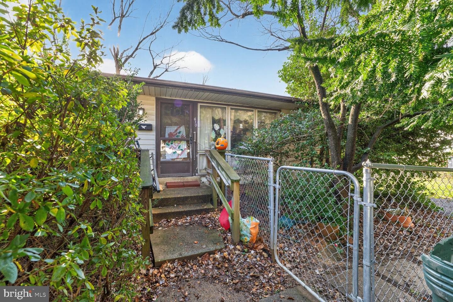 410 DOVE CIR SW, VIENNA, Virginia 22180, 3 Bedrooms Bedrooms, ,2 BathroomsBathrooms,Residential,For sale,410 DOVE CIR SW,VAFX2280366 MLS # VAFX2280366