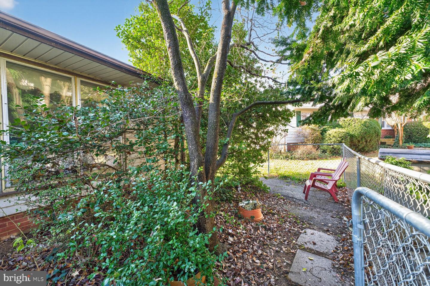 410 DOVE CIR SW, VIENNA, Virginia 22180, 3 Bedrooms Bedrooms, ,2 BathroomsBathrooms,Residential,For sale,410 DOVE CIR SW,VAFX2280366 MLS # VAFX2280366