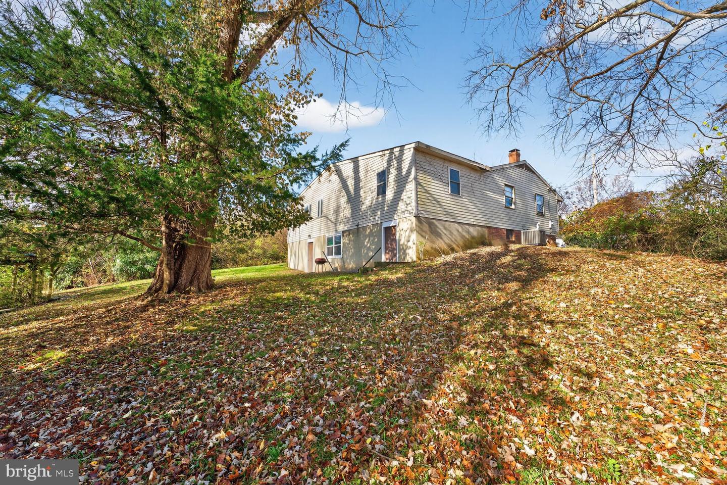 410 DOVE CIR SW, VIENNA, Virginia 22180, 3 Bedrooms Bedrooms, ,2 BathroomsBathrooms,Residential,For sale,410 DOVE CIR SW,VAFX2280366 MLS # VAFX2280366