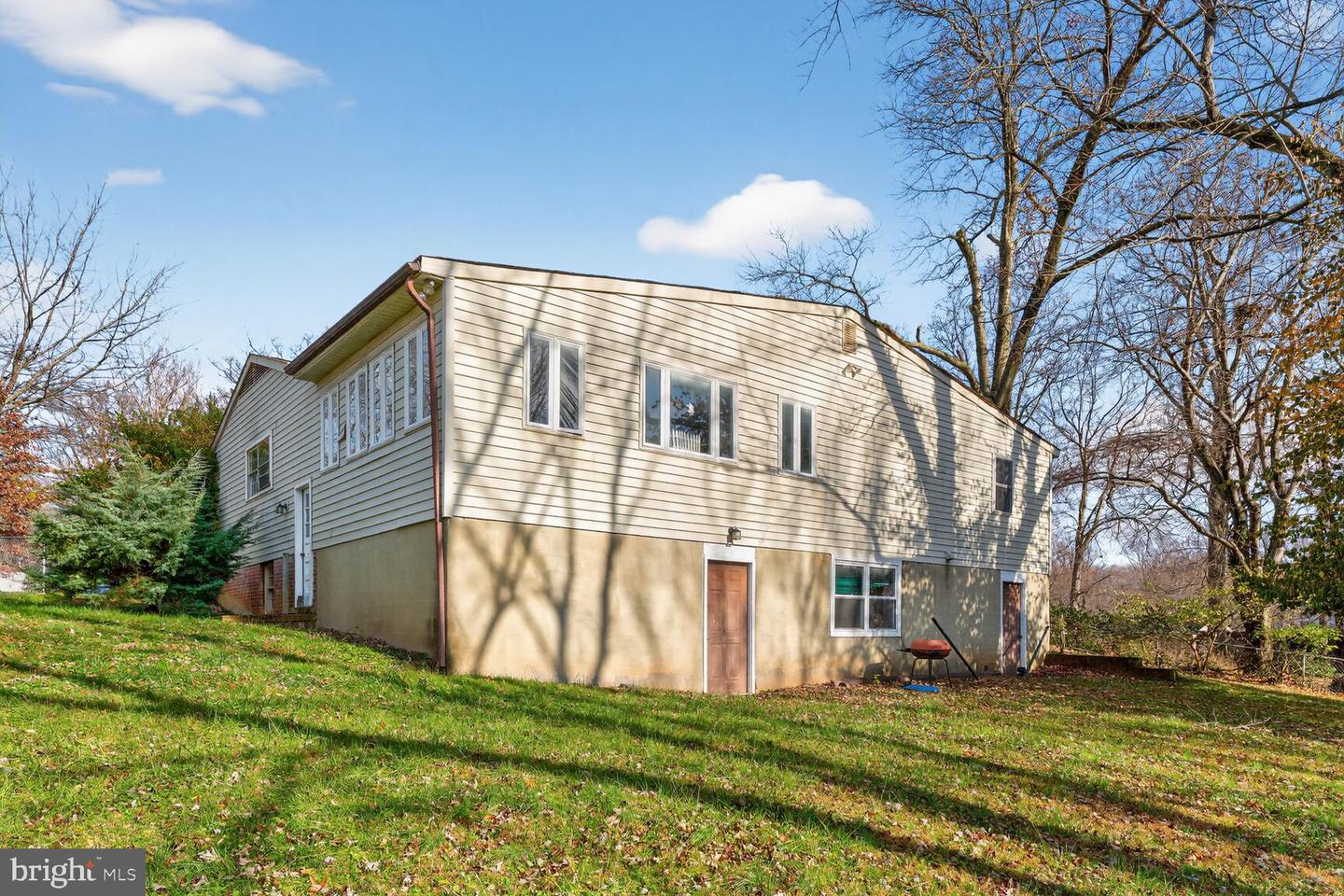 410 DOVE CIR SW, VIENNA, Virginia 22180, 3 Bedrooms Bedrooms, ,2 BathroomsBathrooms,Residential,For sale,410 DOVE CIR SW,VAFX2280366 MLS # VAFX2280366