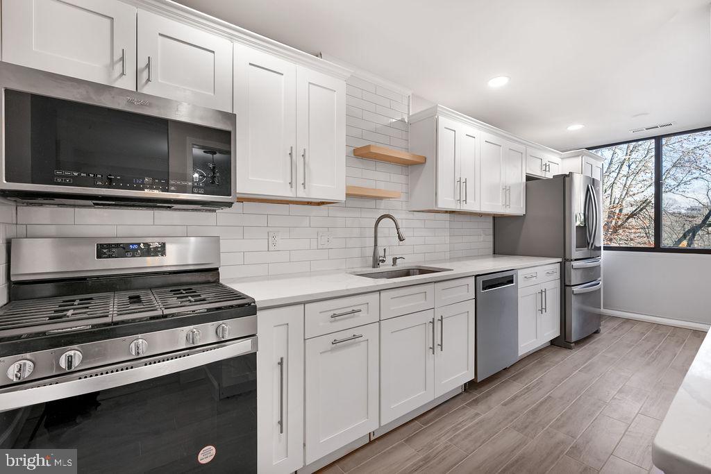 509 N ARMISTEAD ST #103, ALEXANDRIA, Virginia 22312, 3 Bedrooms Bedrooms, ,1 BathroomBathrooms,Residential,For sale,509 N ARMISTEAD ST #103,VAAX2052060 MLS # VAAX2052060