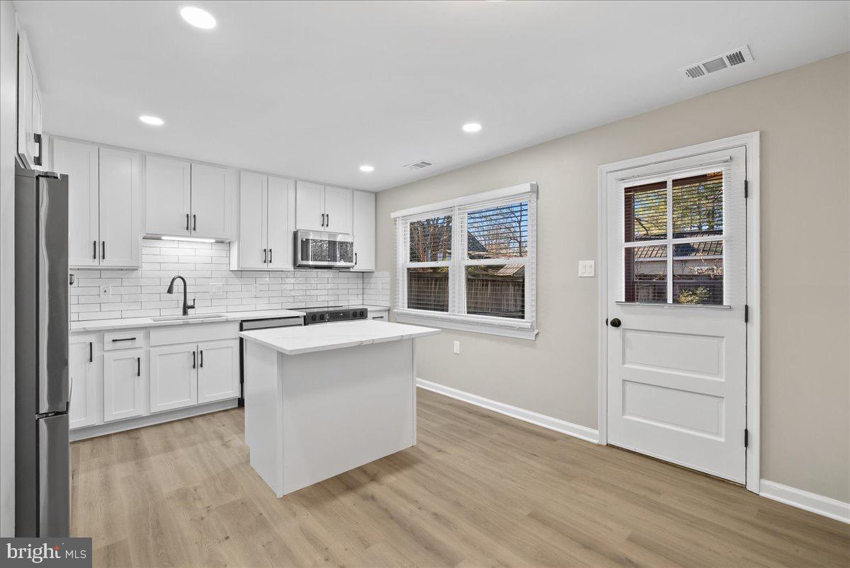 23 SYDNOR ST, HAMILTON, Virginia 20158, 3 Bedrooms Bedrooms, ,2 BathroomsBathrooms,Residential,For sale,23 SYDNOR ST,VALO2111720 MLS # VALO2111720