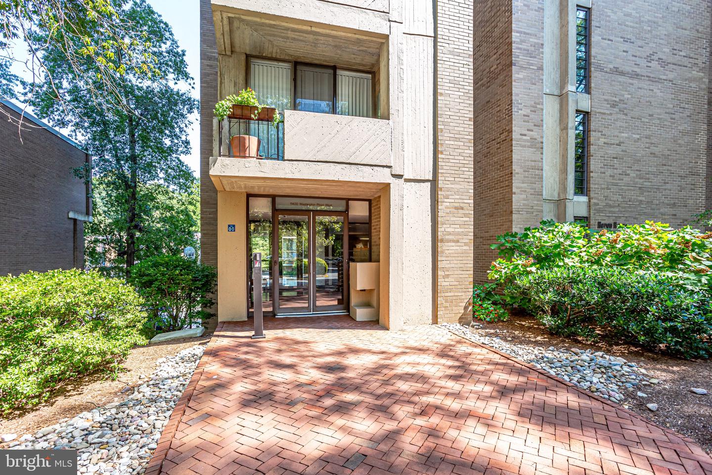 11400 WASHINGTON PLZ W #103, RESTON, Virginia 20190, 2 Bedrooms Bedrooms, ,2 BathroomsBathrooms,Residential,For sale,11400 WASHINGTON PLZ W #103,VAFX2280564 MLS # VAFX2280564
