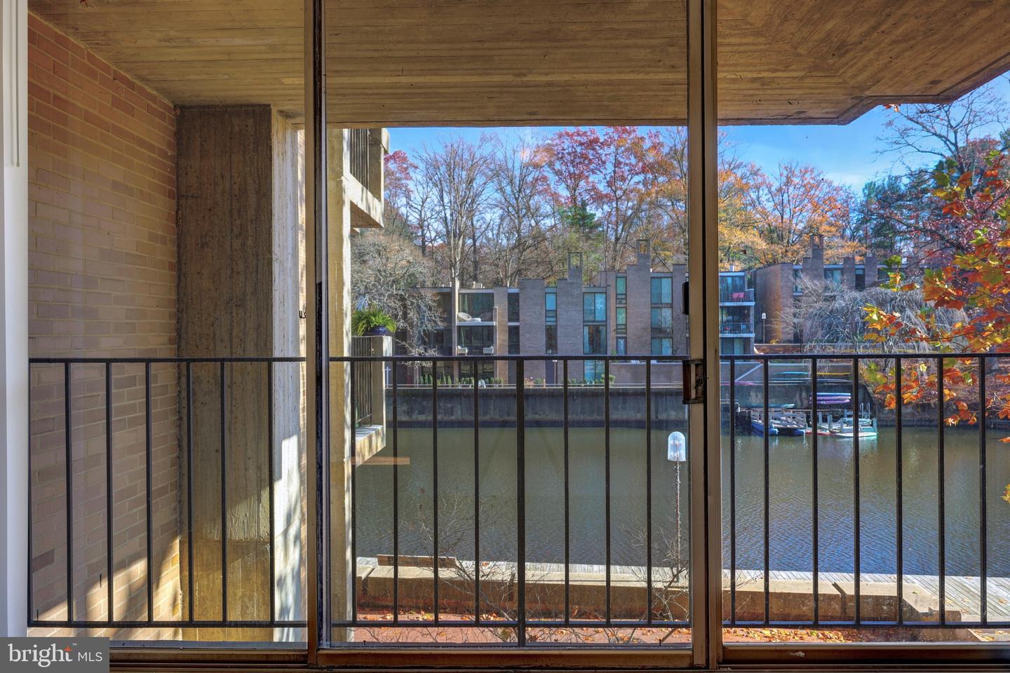 11400 WASHINGTON PLZ W #103, RESTON, Virginia 20190, 2 Bedrooms Bedrooms, ,2 BathroomsBathrooms,Residential,For sale,11400 WASHINGTON PLZ W #103,VAFX2280564 MLS # VAFX2280564