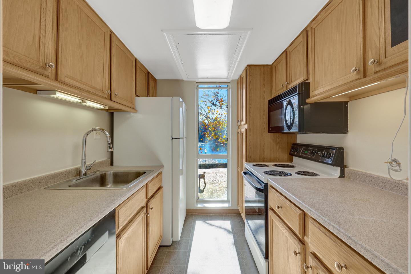 11400 WASHINGTON PLZ W #103, RESTON, Virginia 20190, 2 Bedrooms Bedrooms, ,2 BathroomsBathrooms,Residential,For sale,11400 WASHINGTON PLZ W #103,VAFX2280564 MLS # VAFX2280564