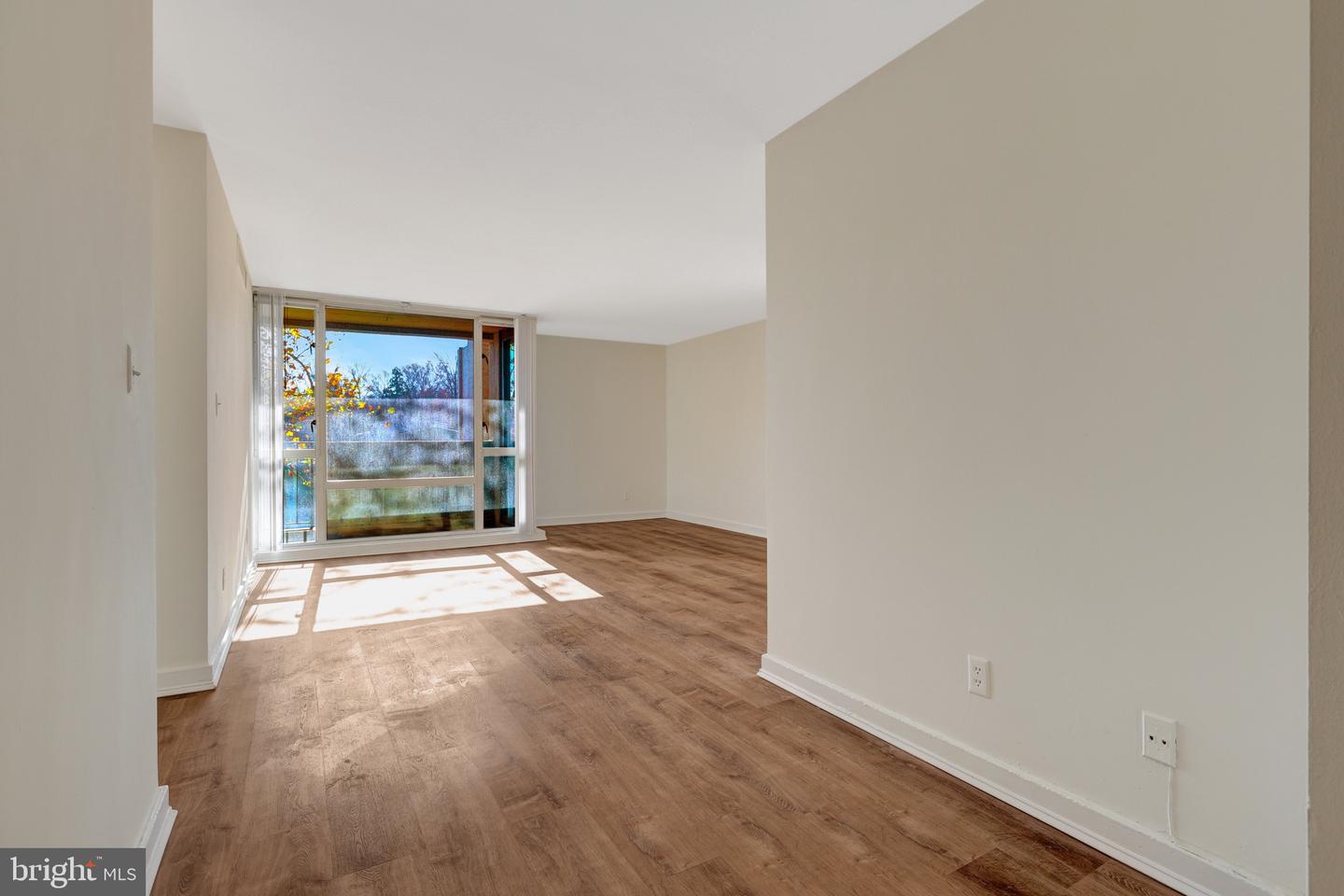 11400 WASHINGTON PLZ W #103, RESTON, Virginia 20190, 2 Bedrooms Bedrooms, ,2 BathroomsBathrooms,Residential,For sale,11400 WASHINGTON PLZ W #103,VAFX2280564 MLS # VAFX2280564