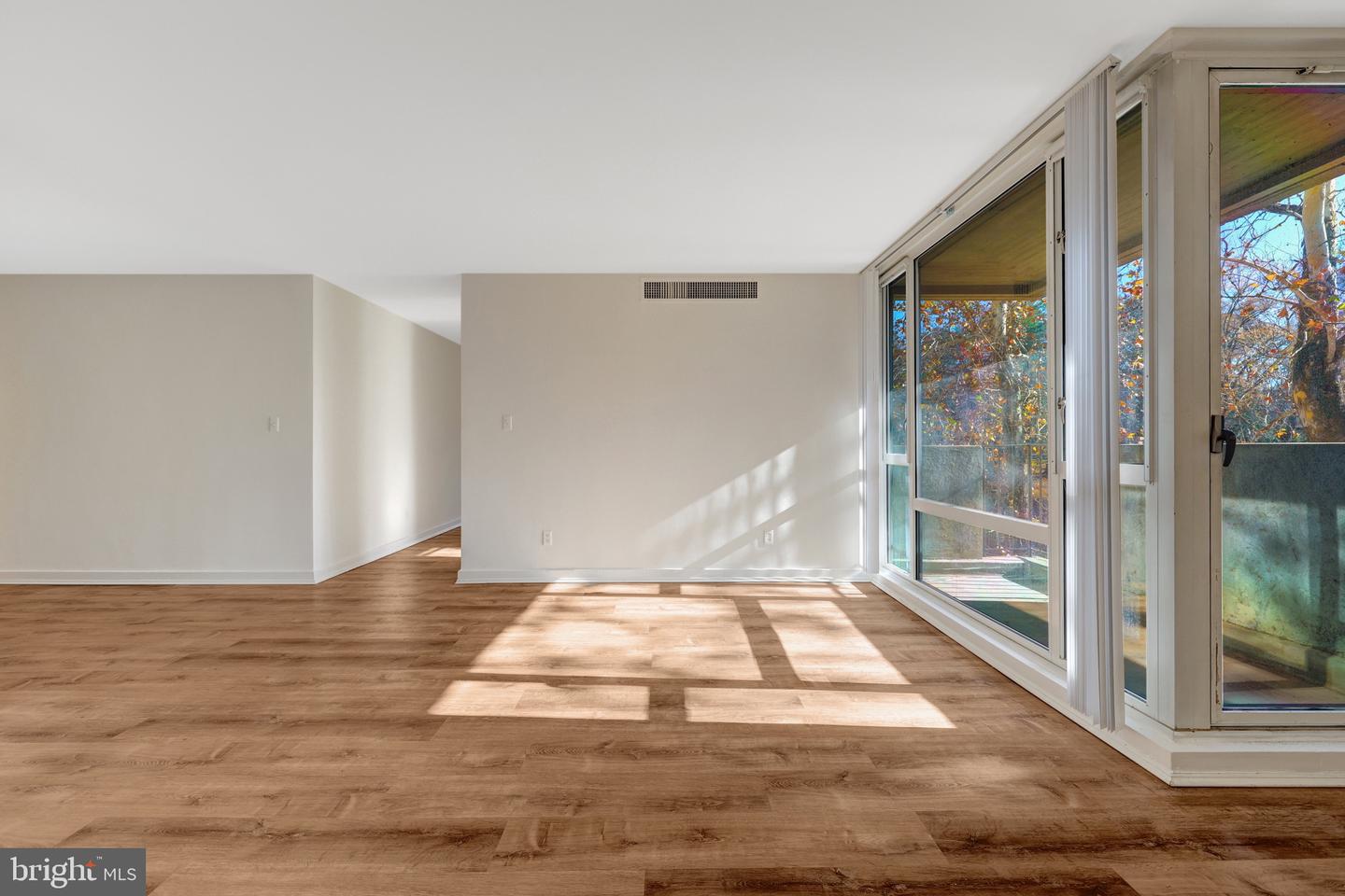 11400 WASHINGTON PLZ W #103, RESTON, Virginia 20190, 2 Bedrooms Bedrooms, ,2 BathroomsBathrooms,Residential,For sale,11400 WASHINGTON PLZ W #103,VAFX2280564 MLS # VAFX2280564