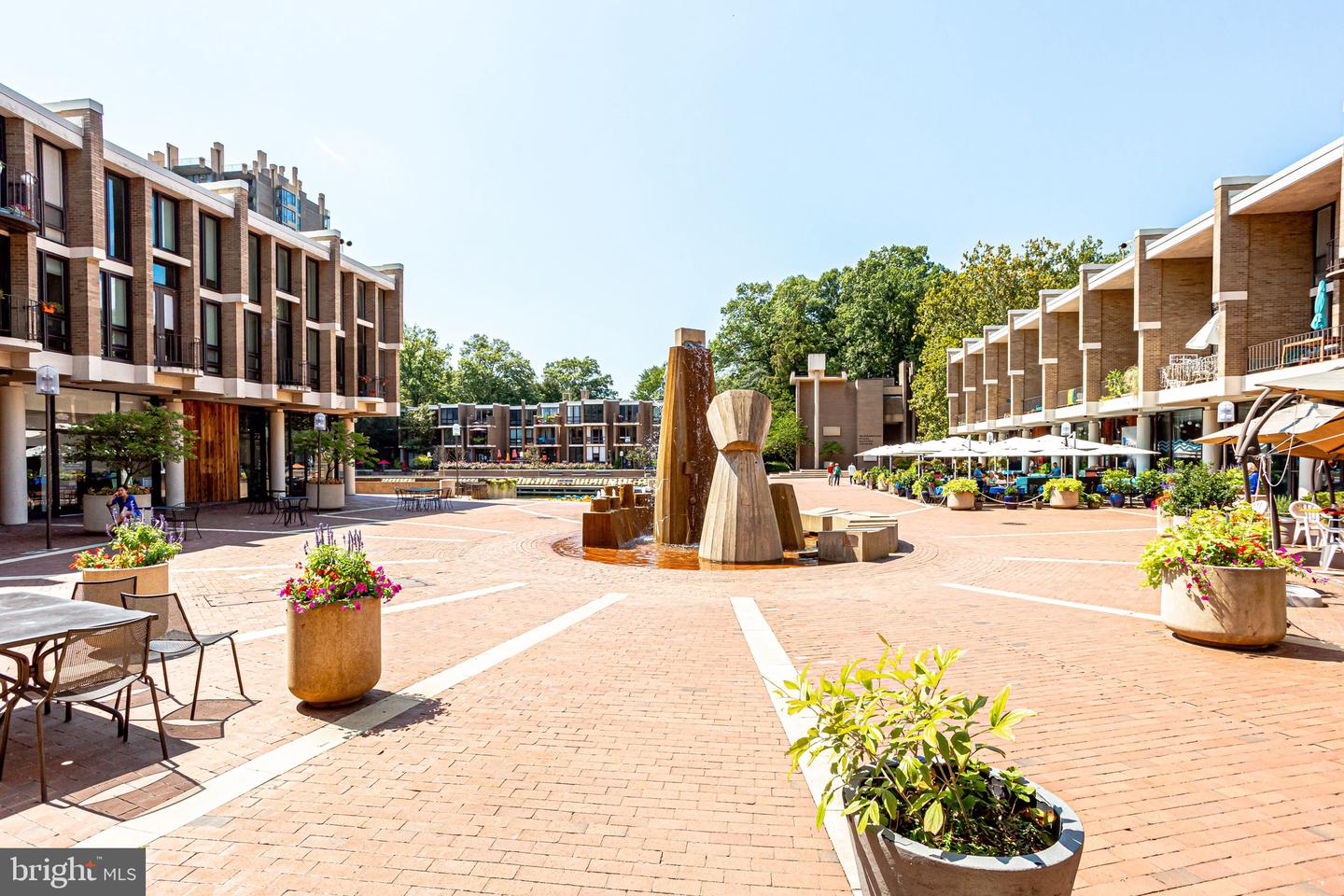 11400 WASHINGTON PLZ W #103, RESTON, Virginia 20190, 2 Bedrooms Bedrooms, ,2 BathroomsBathrooms,Residential,For sale,11400 WASHINGTON PLZ W #103,VAFX2280564 MLS # VAFX2280564