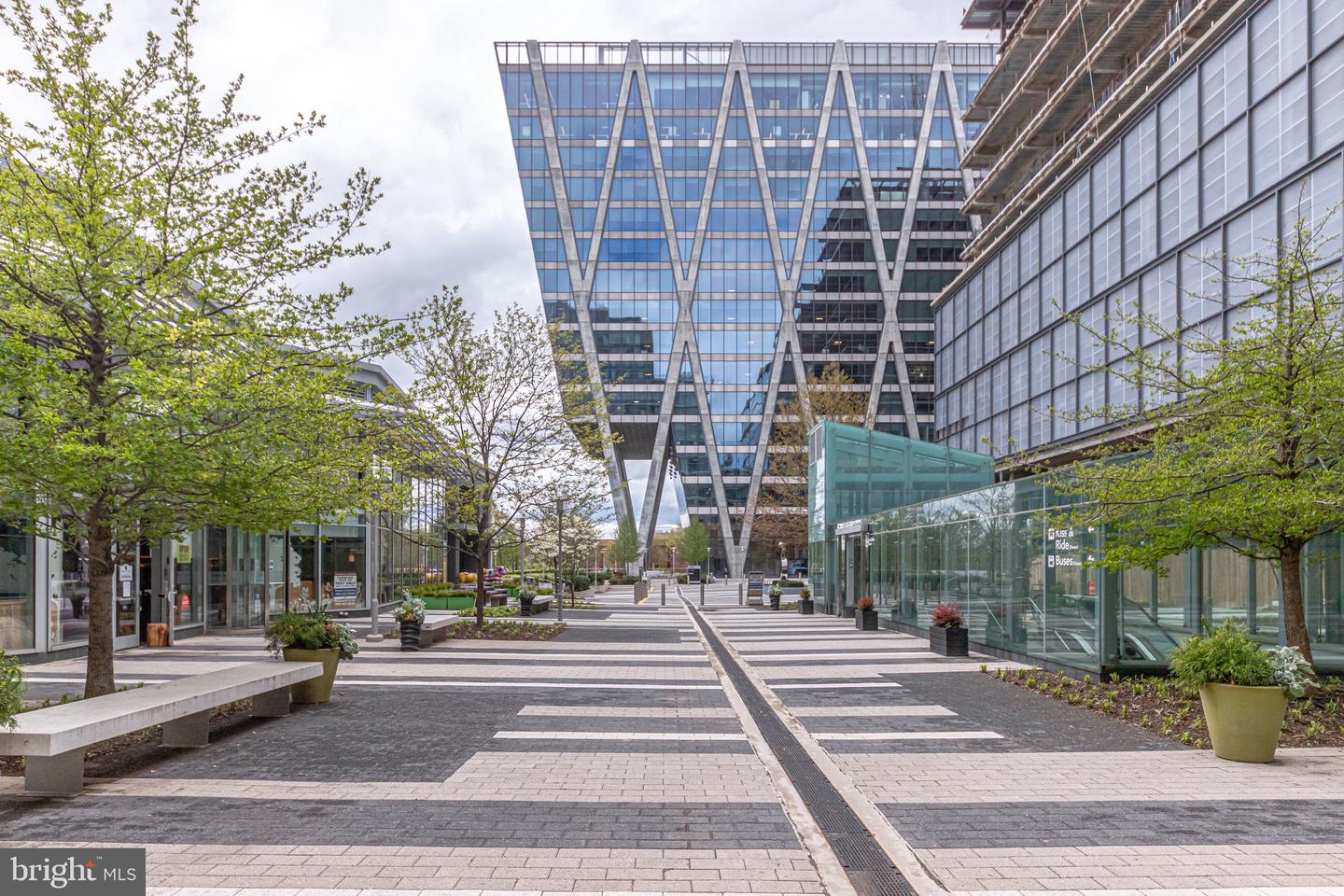 11400 WASHINGTON PLZ W #103, RESTON, Virginia 20190, 2 Bedrooms Bedrooms, ,2 BathroomsBathrooms,Residential,For sale,11400 WASHINGTON PLZ W #103,VAFX2280564 MLS # VAFX2280564