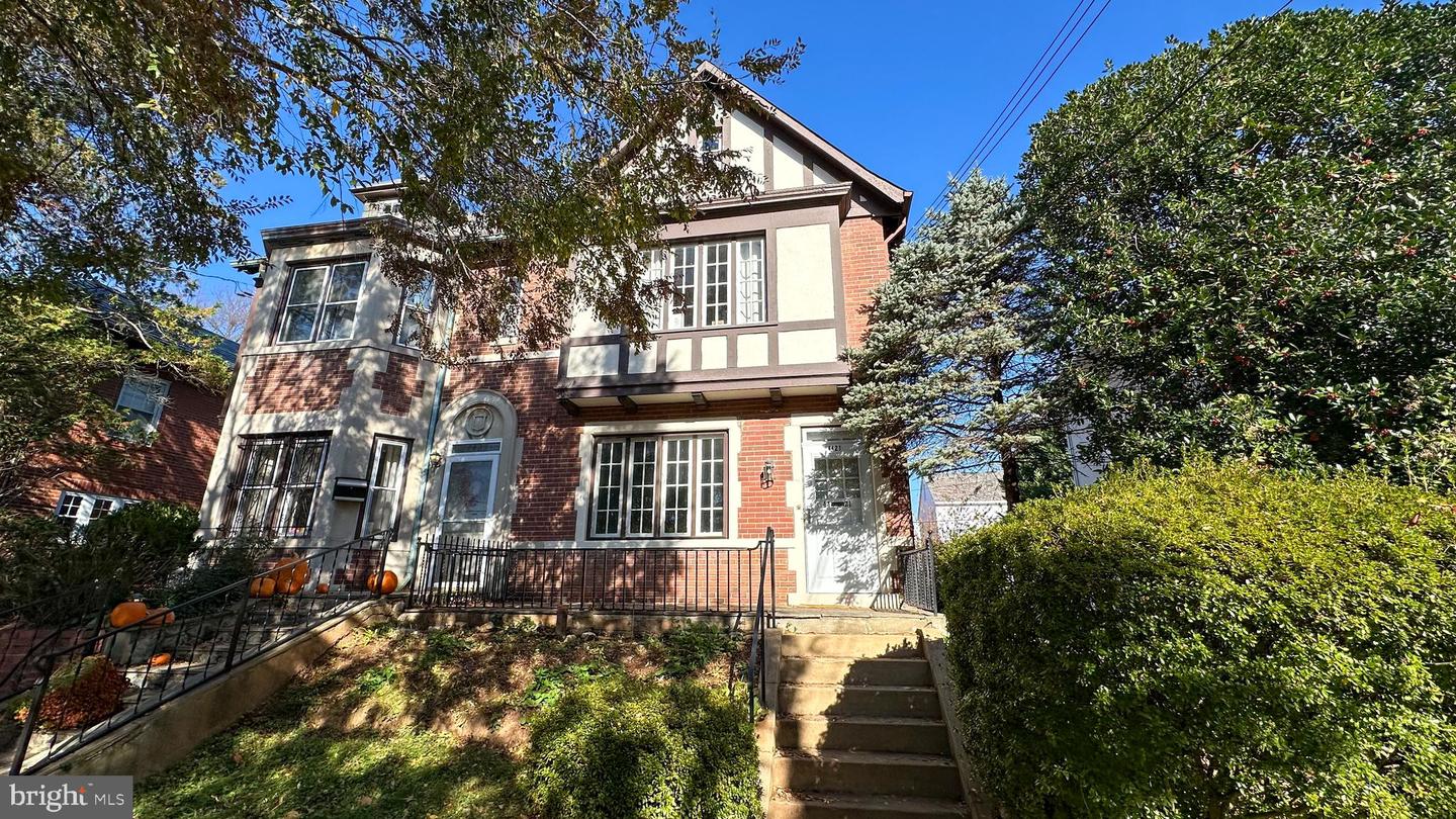 4421 FESSENDEN ST NW, WASHINGTON, District Of Columbia 20016, 3 Bedrooms Bedrooms, ,1 BathroomBathrooms,Residential,For sale,4421 FESSENDEN ST NW,DCDC2233120 MLS # DCDC2233120