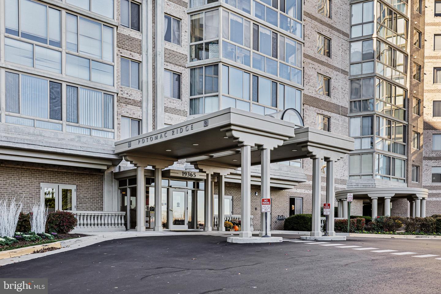 19365 CYPRESS RIDGE TER #621, LEESBURG, Virginia 20176, 2 Bedrooms Bedrooms, ,2 BathroomsBathrooms,Residential,For sale,19365 CYPRESS RIDGE TER #621,VALO2111734 MLS # VALO2111734