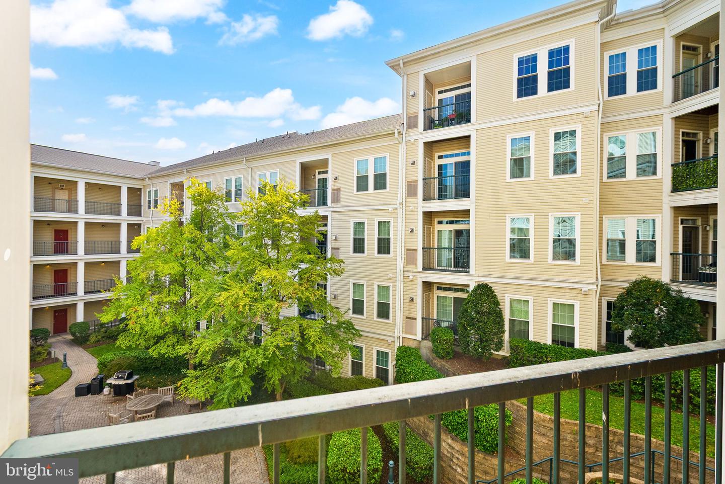 2465 ARMY NAVY DR #204, ARLINGTON, Virginia 22206, 1 Bedroom Bedrooms, ,1 BathroomBathrooms,Residential,For sale,2465 ARMY NAVY DR #204,VAAR2066462 MLS # VAAR2066462