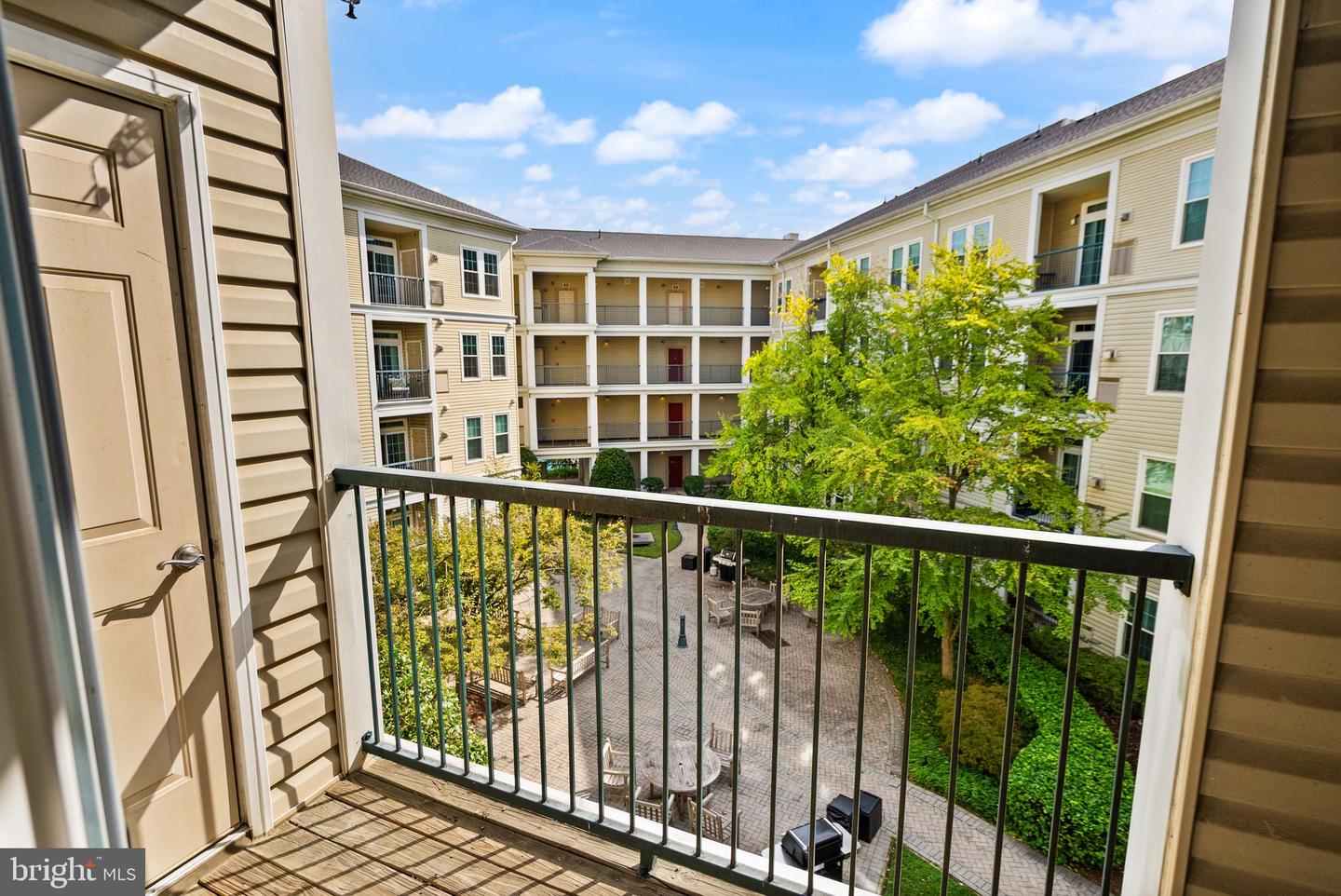 2465 ARMY NAVY DR #204, ARLINGTON, Virginia 22206, 1 Bedroom Bedrooms, ,1 BathroomBathrooms,Residential,For sale,2465 ARMY NAVY DR #204,VAAR2066462 MLS # VAAR2066462