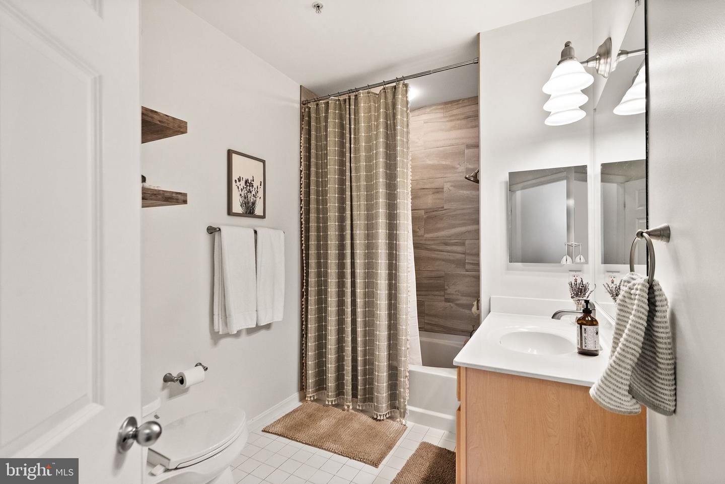 2465 ARMY NAVY DR #204, ARLINGTON, Virginia 22206, 1 Bedroom Bedrooms, ,1 BathroomBathrooms,Residential,For sale,2465 ARMY NAVY DR #204,VAAR2066462 MLS # VAAR2066462