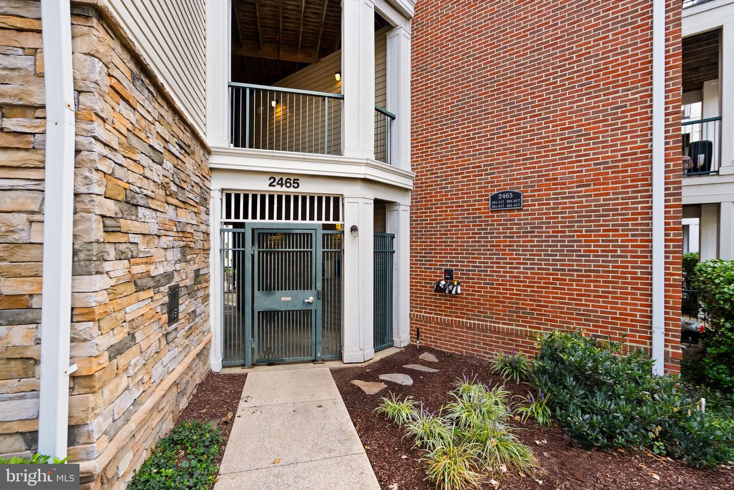 2465 ARMY NAVY DR #204, ARLINGTON, Virginia 22206, 1 Bedroom Bedrooms, ,1 BathroomBathrooms,Residential,For sale,2465 ARMY NAVY DR #204,VAAR2066462 MLS # VAAR2066462