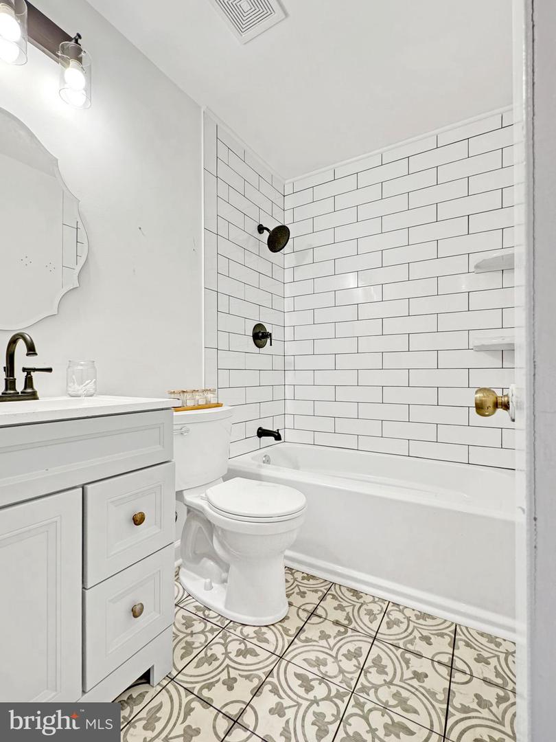 6600 BRAVE CT, HAYMARKET, Virginia 20169, 3 Bedrooms Bedrooms, ,2 BathroomsBathrooms,Residential,For sale,6600 BRAVE CT,VAPW2108392 MLS # VAPW2108392