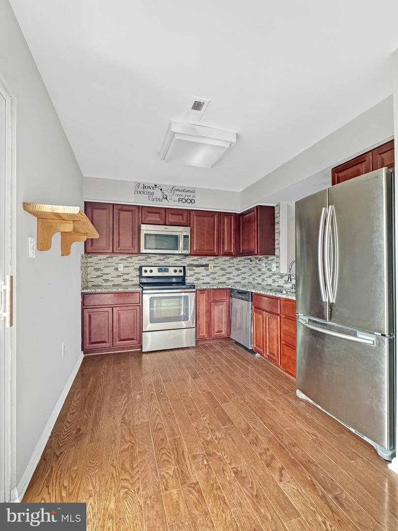 6600 BRAVE CT, HAYMARKET, Virginia 20169, 3 Bedrooms Bedrooms, ,2 BathroomsBathrooms,Residential,For sale,6600 BRAVE CT,VAPW2108392 MLS # VAPW2108392