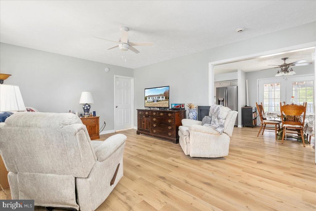 10346 GROVES FARM RD, MIDLAND, Virginia, 4 Bedrooms Bedrooms, ,2 BathroomsBathrooms,Residential,10346 GROVES FARM RD,VAFQ2019480 MLS # VAFQ2019480