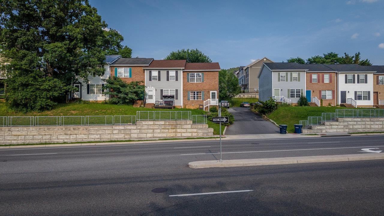 2207 RESERVOIR ST, HARRISONBURG, Virginia 22801, 2 Bedrooms Bedrooms, ,2 BathroomsBathrooms,Residential,2207 RESERVOIR ST,671485 MLS # 671485