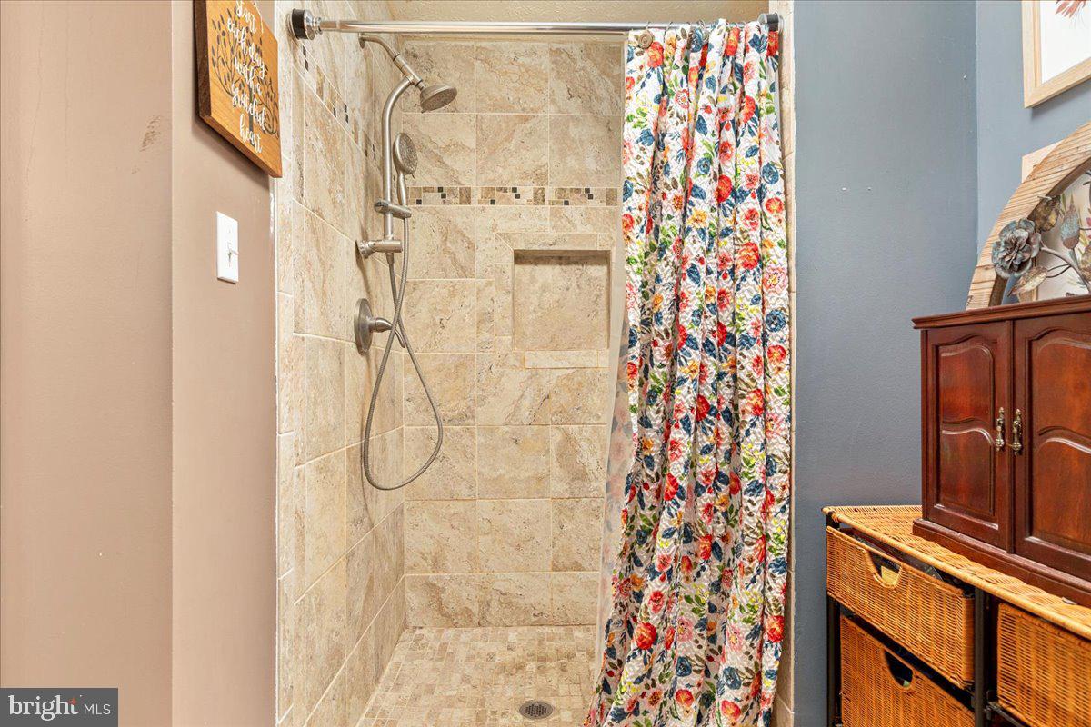 10346 GROVES FARM RD, MIDLAND, Virginia 22728, 4 Bedrooms Bedrooms, ,2 BathroomsBathrooms,Residential,For sale,10346 GROVES FARM RD,VAFQ2019480 MLS # VAFQ2019480