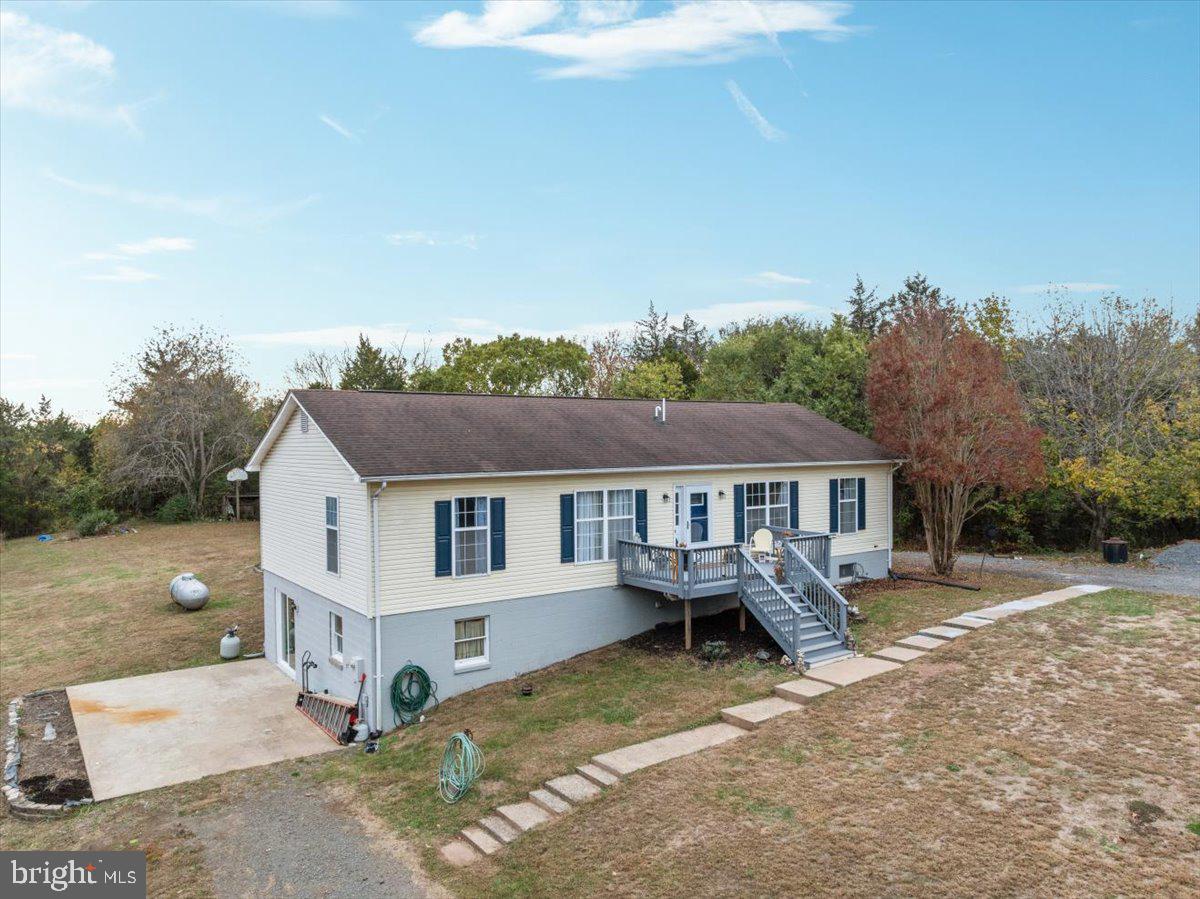 10346 GROVES FARM RD, MIDLAND, Virginia 22728, 4 Bedrooms Bedrooms, ,2 BathroomsBathrooms,Residential,For sale,10346 GROVES FARM RD,VAFQ2019480 MLS # VAFQ2019480