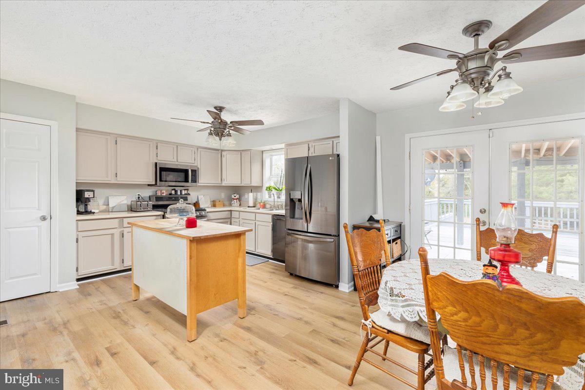 10346 GROVES FARM RD, MIDLAND, Virginia 22728, 4 Bedrooms Bedrooms, ,2 BathroomsBathrooms,Residential,For sale,10346 GROVES FARM RD,VAFQ2019480 MLS # VAFQ2019480