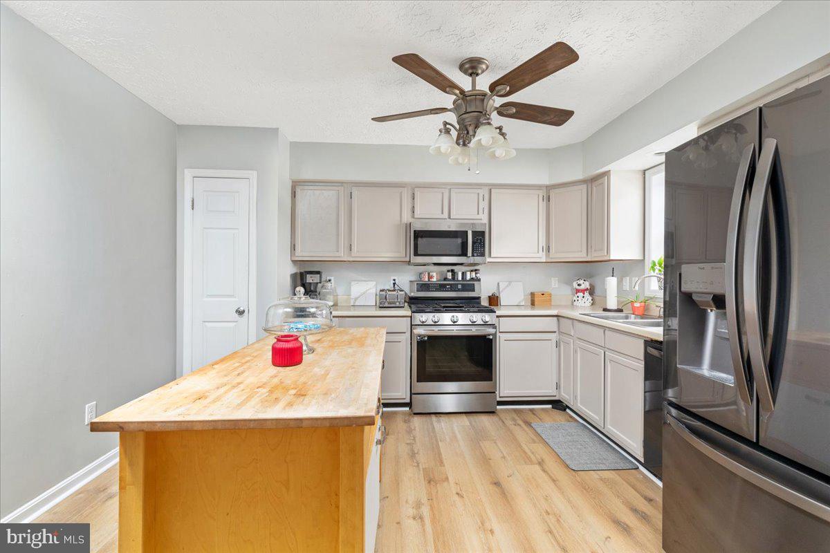 10346 GROVES FARM RD, MIDLAND, Virginia 22728, 4 Bedrooms Bedrooms, ,2 BathroomsBathrooms,Residential,For sale,10346 GROVES FARM RD,VAFQ2019480 MLS # VAFQ2019480