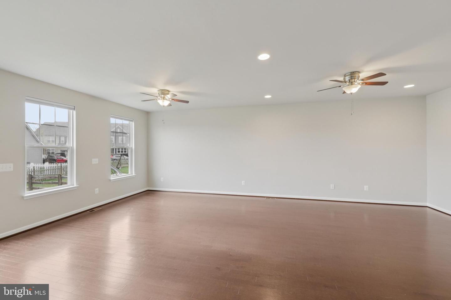 216 UPPER HEYFORD PL, PURCELLVILLE, Virginia 20132, 4 Bedrooms Bedrooms, ,4 BathroomsBathrooms,Residential,For sale,216 UPPER HEYFORD PL,VALO2111208 MLS # VALO2111208