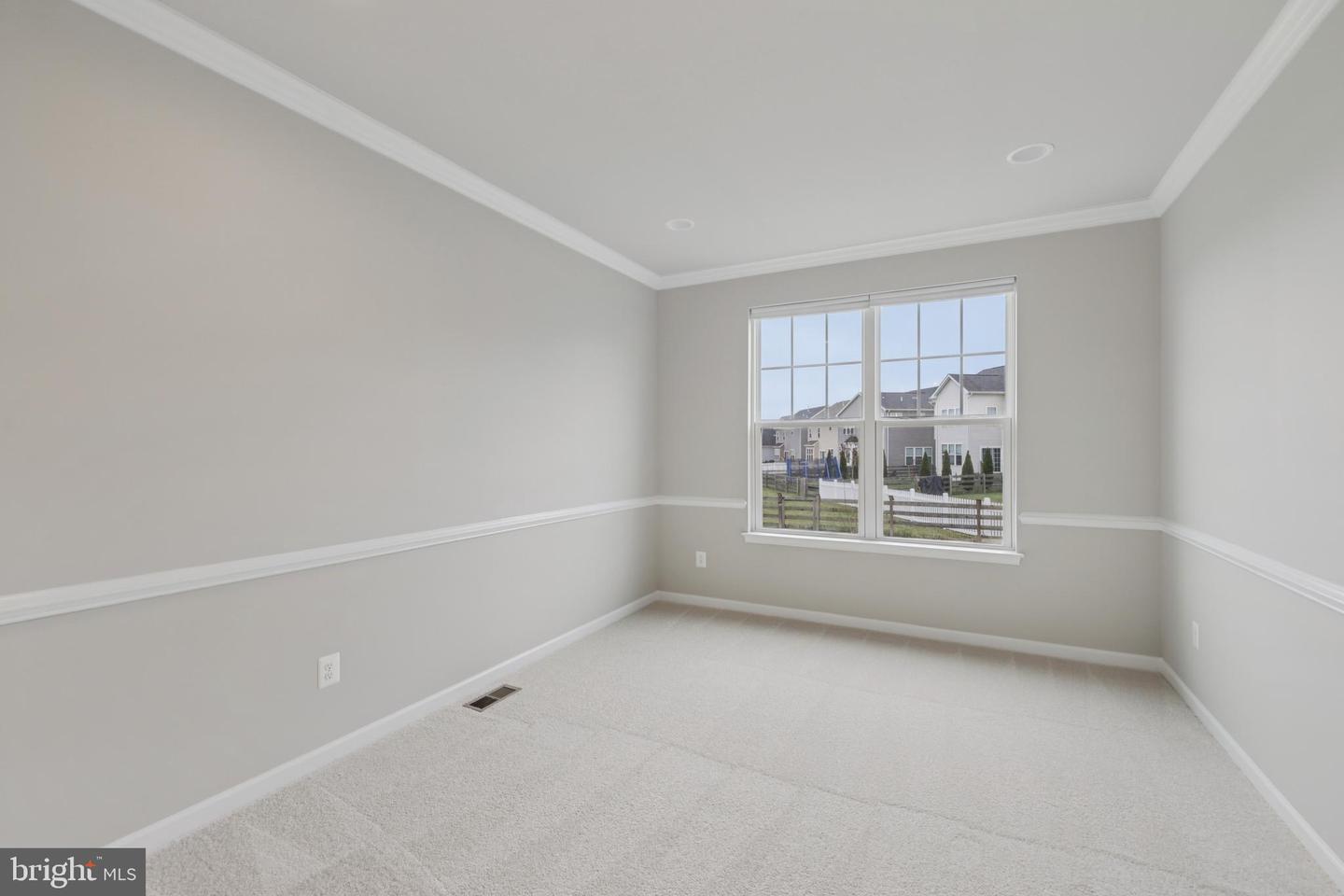 216 UPPER HEYFORD PL, PURCELLVILLE, Virginia 20132, 4 Bedrooms Bedrooms, ,4 BathroomsBathrooms,Residential,For sale,216 UPPER HEYFORD PL,VALO2111208 MLS # VALO2111208