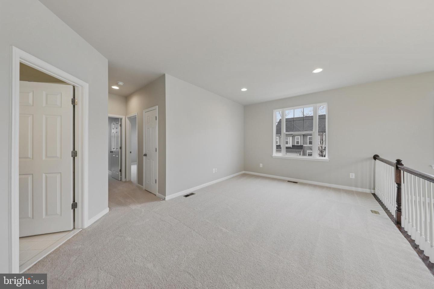 216 UPPER HEYFORD PL, PURCELLVILLE, Virginia 20132, 4 Bedrooms Bedrooms, ,4 BathroomsBathrooms,Residential,For sale,216 UPPER HEYFORD PL,VALO2111208 MLS # VALO2111208