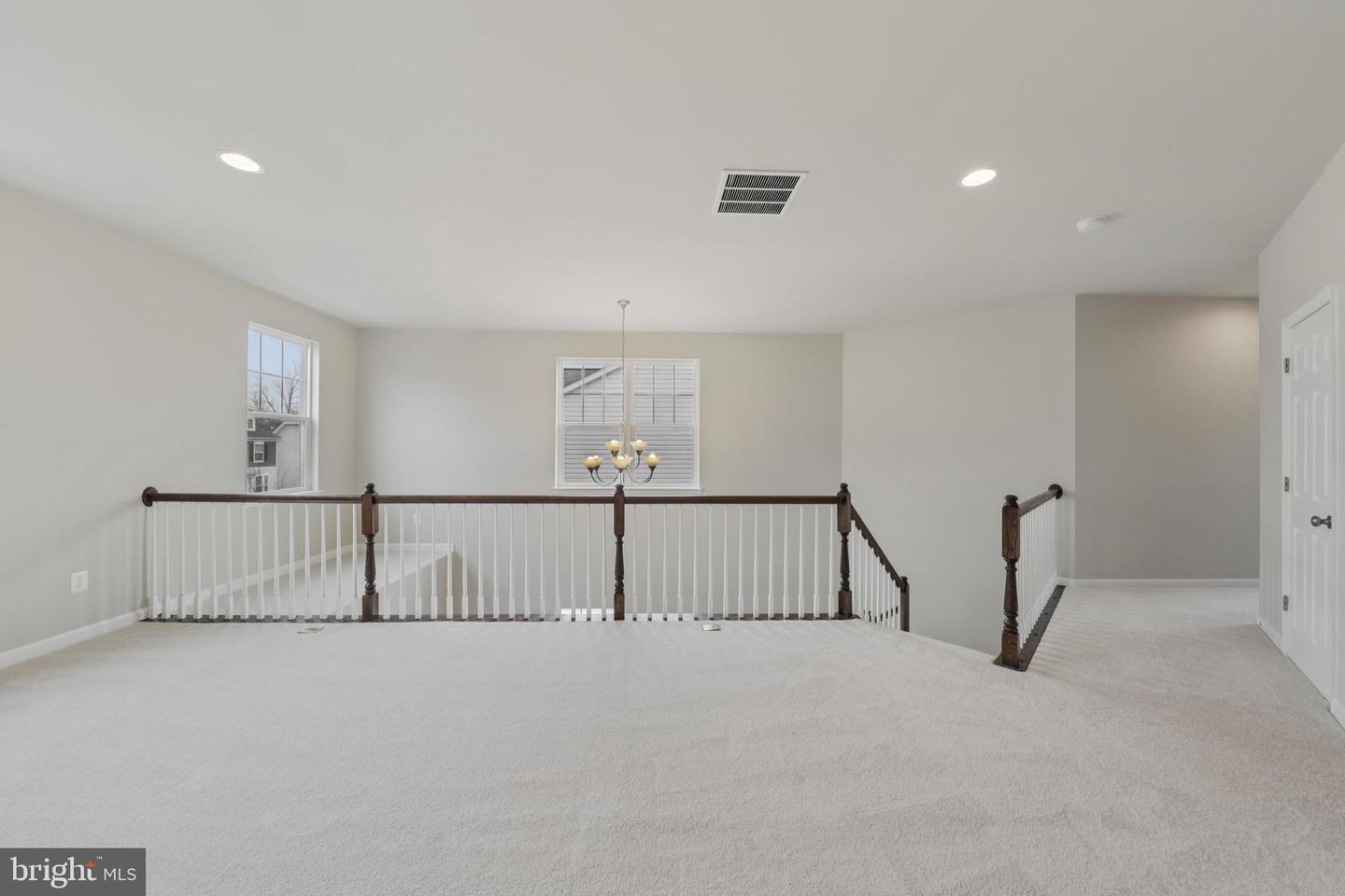 216 UPPER HEYFORD PL, PURCELLVILLE, Virginia 20132, 4 Bedrooms Bedrooms, ,4 BathroomsBathrooms,Residential,For sale,216 UPPER HEYFORD PL,VALO2111208 MLS # VALO2111208