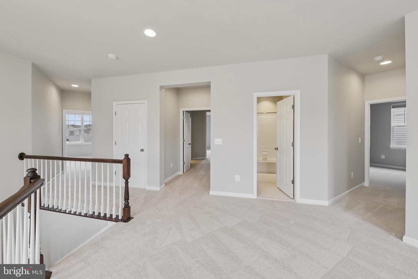 216 UPPER HEYFORD PL, PURCELLVILLE, Virginia 20132, 4 Bedrooms Bedrooms, ,4 BathroomsBathrooms,Residential,For sale,216 UPPER HEYFORD PL,VALO2111208 MLS # VALO2111208