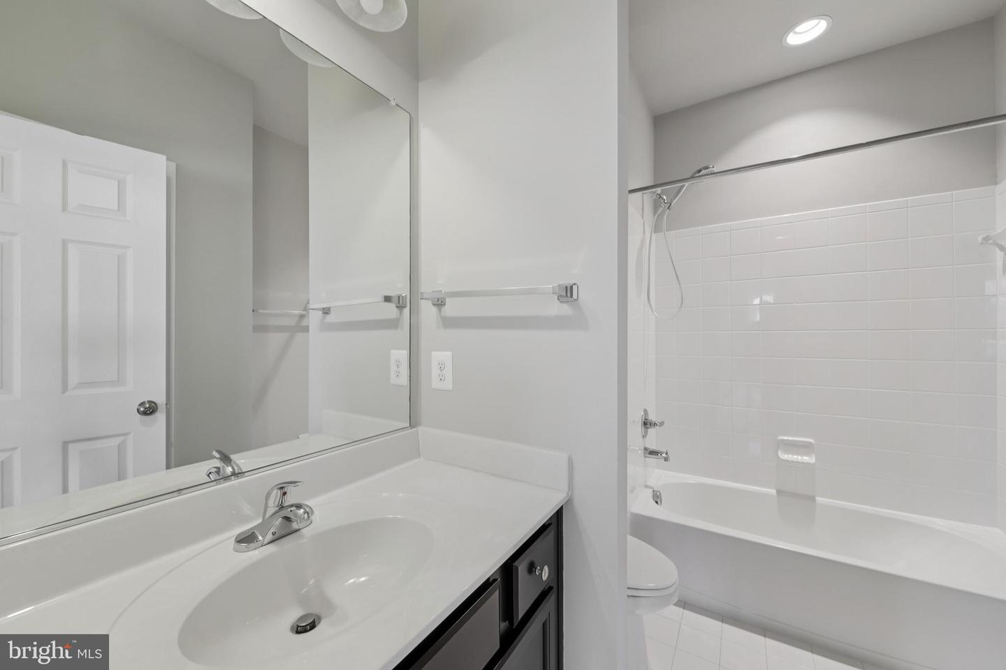 216 UPPER HEYFORD PL, PURCELLVILLE, Virginia 20132, 4 Bedrooms Bedrooms, ,4 BathroomsBathrooms,Residential,For sale,216 UPPER HEYFORD PL,VALO2111208 MLS # VALO2111208