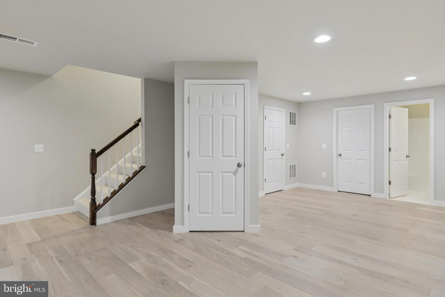 216 UPPER HEYFORD PL, PURCELLVILLE, Virginia 20132, 4 Bedrooms Bedrooms, ,4 BathroomsBathrooms,Residential,For sale,216 UPPER HEYFORD PL,VALO2111208 MLS # VALO2111208