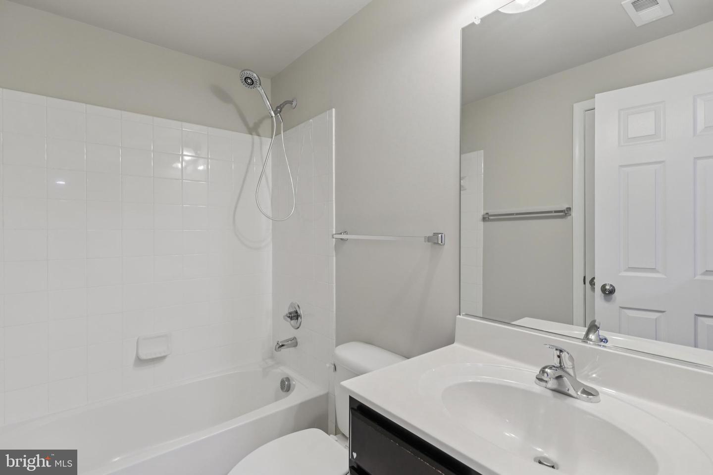 216 UPPER HEYFORD PL, PURCELLVILLE, Virginia 20132, 4 Bedrooms Bedrooms, ,4 BathroomsBathrooms,Residential,For sale,216 UPPER HEYFORD PL,VALO2111208 MLS # VALO2111208