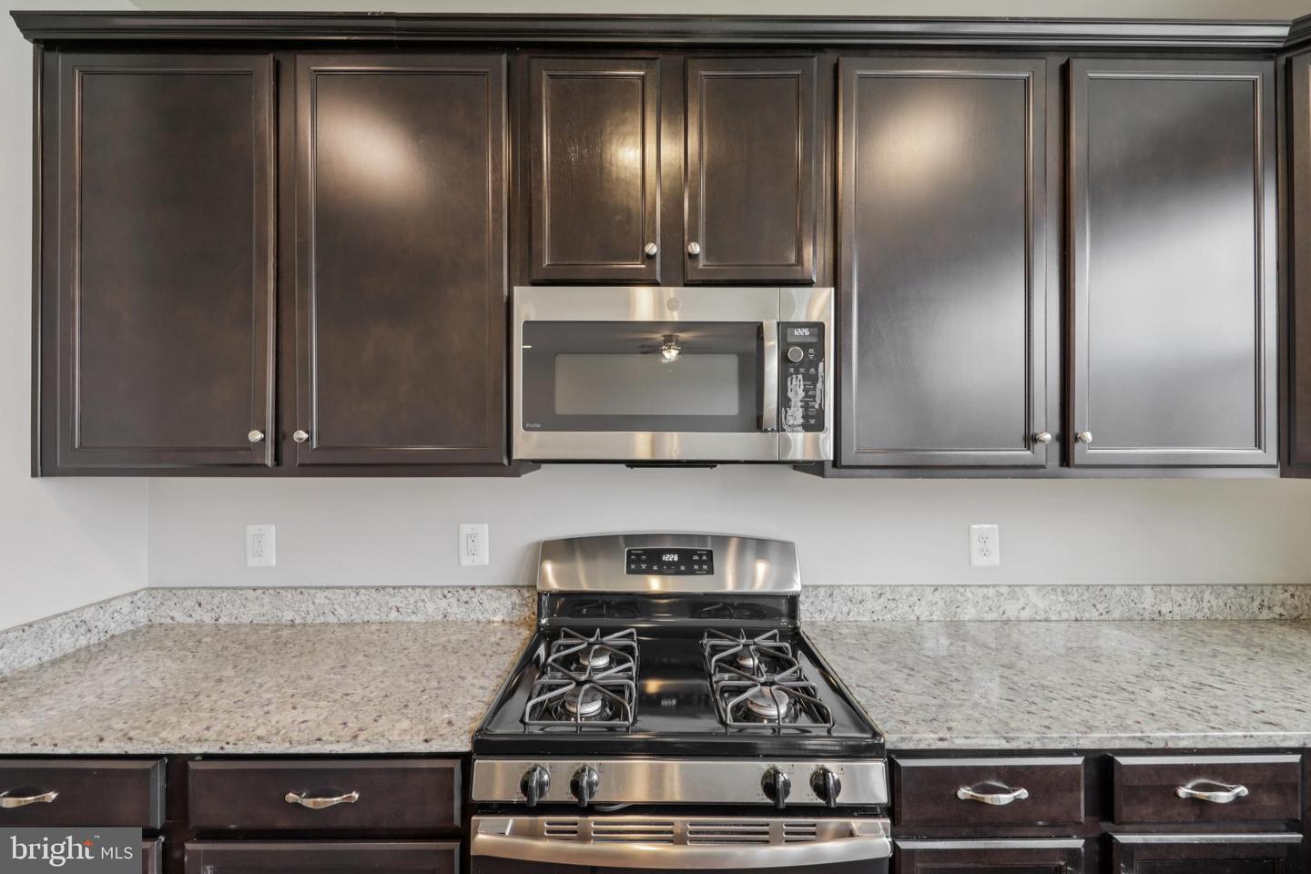 216 UPPER HEYFORD PL, PURCELLVILLE, Virginia 20132, 4 Bedrooms Bedrooms, ,4 BathroomsBathrooms,Residential,For sale,216 UPPER HEYFORD PL,VALO2111208 MLS # VALO2111208