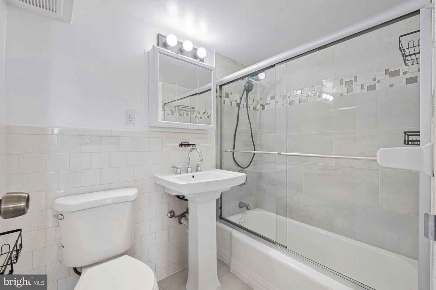 431 N ARMISTEAD ST #211, ALEXANDRIA, Virginia 22312, 2 Bedrooms Bedrooms, ,1 BathroomBathrooms,Residential,For sale,431 N ARMISTEAD ST #211,VAAX2052026 MLS # VAAX2052026 431 N ARMISTEAD ST #211, ALEXANDRIA, Virginia 22312, 2 Bedrooms Bedrooms, ,1 BathroomBathrooms,Residential,For sale,431 N ARMISTEAD ST #211,VAAX2052026 MLS # VAAX2052026