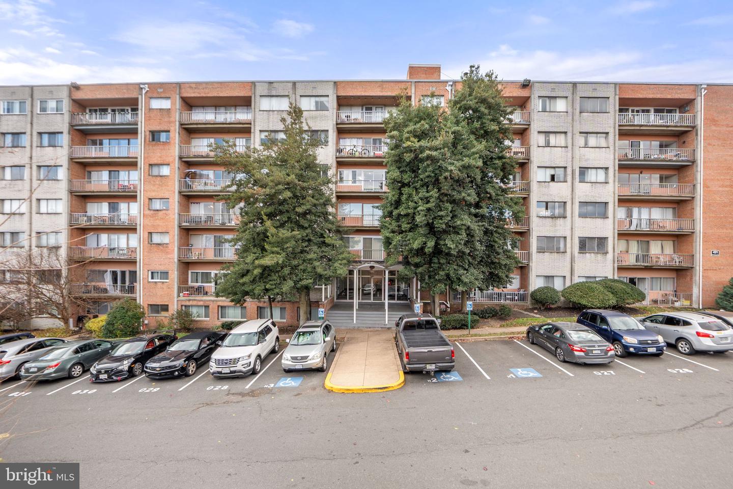 431 N ARMISTEAD ST #211, ALEXANDRIA, Virginia 22312, 2 Bedrooms Bedrooms, ,1 BathroomBathrooms,Residential,For sale,431 N ARMISTEAD ST #211,VAAX2052026 MLS # VAAX2052026 431 N ARMISTEAD ST #211, ALEXANDRIA, Virginia 22312, 2 Bedrooms Bedrooms, ,1 BathroomBathrooms,Residential,For sale,431 N ARMISTEAD ST #211,VAAX2052026 MLS # VAAX2052026