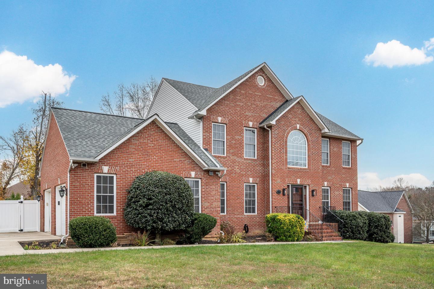 6910 GOVERNORS GRANT LN, FREDERICKSBURG, Virginia 22407, 4 Bedrooms Bedrooms, ,2 BathroomsBathrooms,Residential,For sale,6910 GOVERNORS GRANT LN,VASP2037812 MLS # VASP2037812