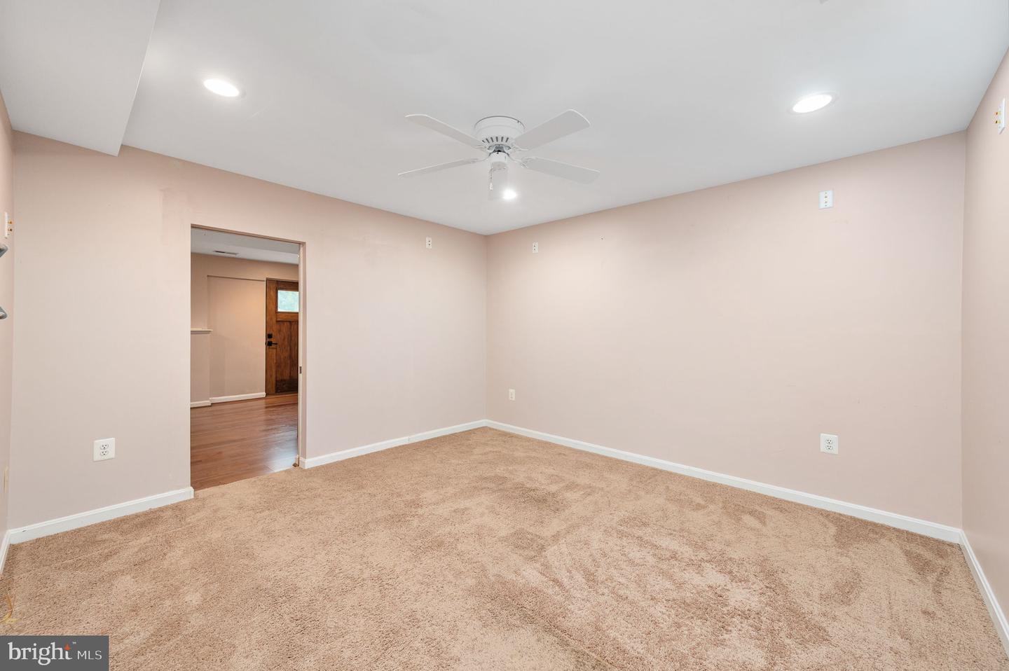 6910 GOVERNORS GRANT LN, FREDERICKSBURG, Virginia 22407, 4 Bedrooms Bedrooms, ,2 BathroomsBathrooms,Residential,For sale,6910 GOVERNORS GRANT LN,VASP2037812 MLS # VASP2037812