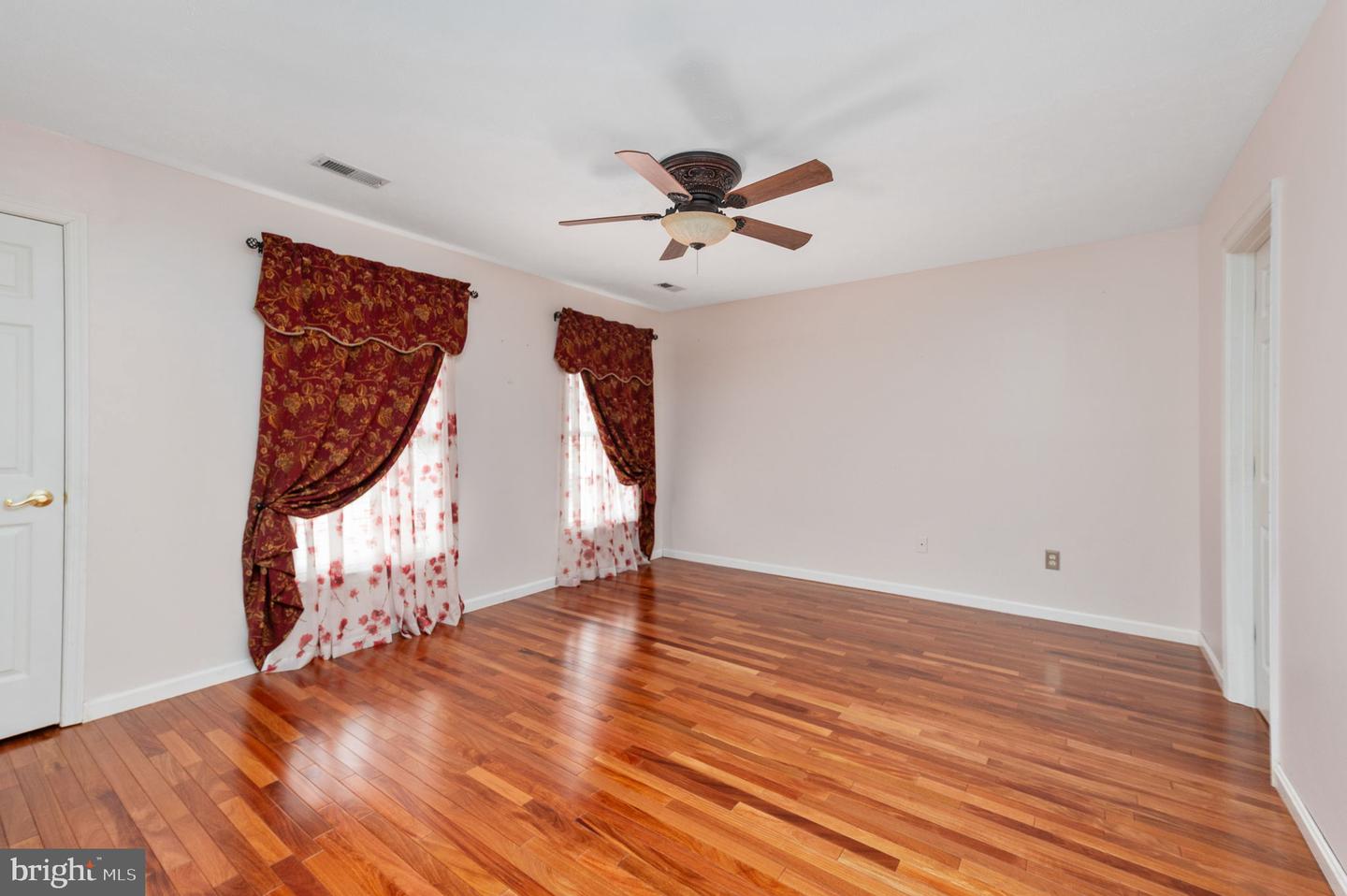 6910 GOVERNORS GRANT LN, FREDERICKSBURG, Virginia 22407, 4 Bedrooms Bedrooms, ,2 BathroomsBathrooms,Residential,For sale,6910 GOVERNORS GRANT LN,VASP2037812 MLS # VASP2037812