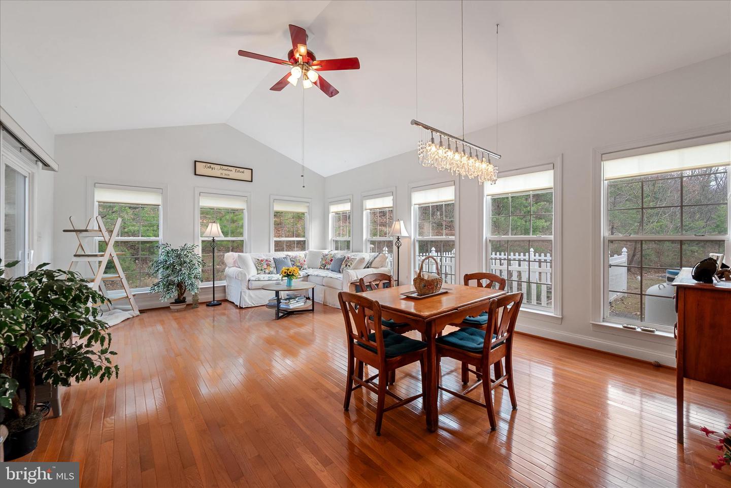 191 BANKS DR, WINCHESTER, Virginia 22602, 4 Bedrooms Bedrooms, ,3 BathroomsBathrooms,Residential,For sale,191 BANKS DR,VAFV2038226 MLS # VAFV2038226