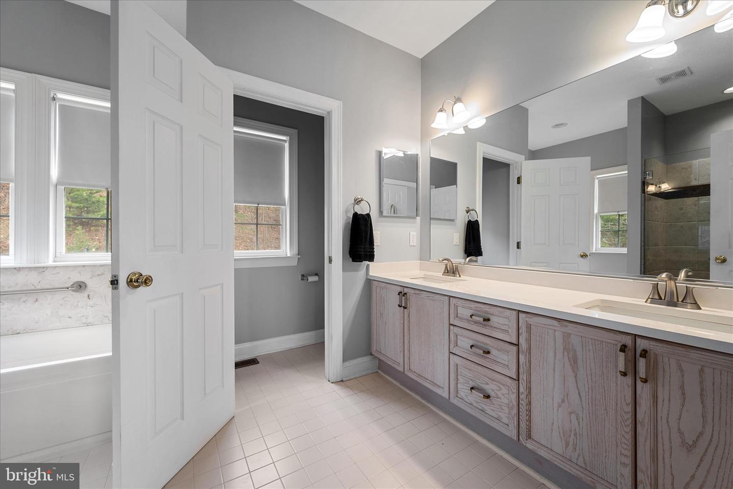 191 BANKS DR, WINCHESTER, Virginia 22602, 4 Bedrooms Bedrooms, ,3 BathroomsBathrooms,Residential,For sale,191 BANKS DR,VAFV2038226 MLS # VAFV2038226