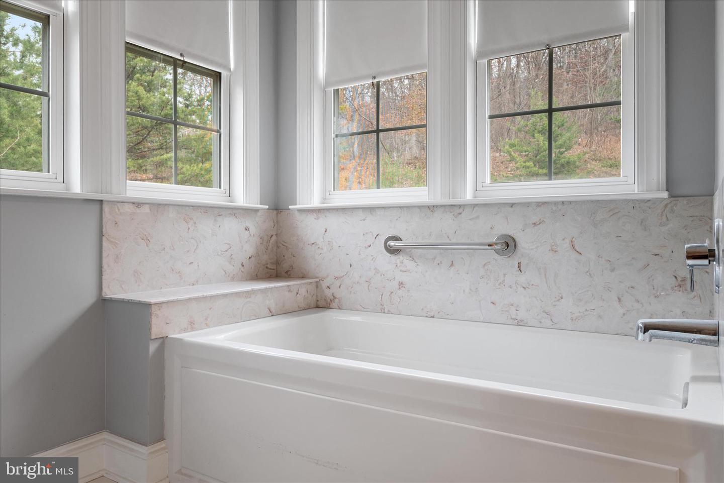 191 BANKS DR, WINCHESTER, Virginia 22602, 4 Bedrooms Bedrooms, ,3 BathroomsBathrooms,Residential,For sale,191 BANKS DR,VAFV2038226 MLS # VAFV2038226