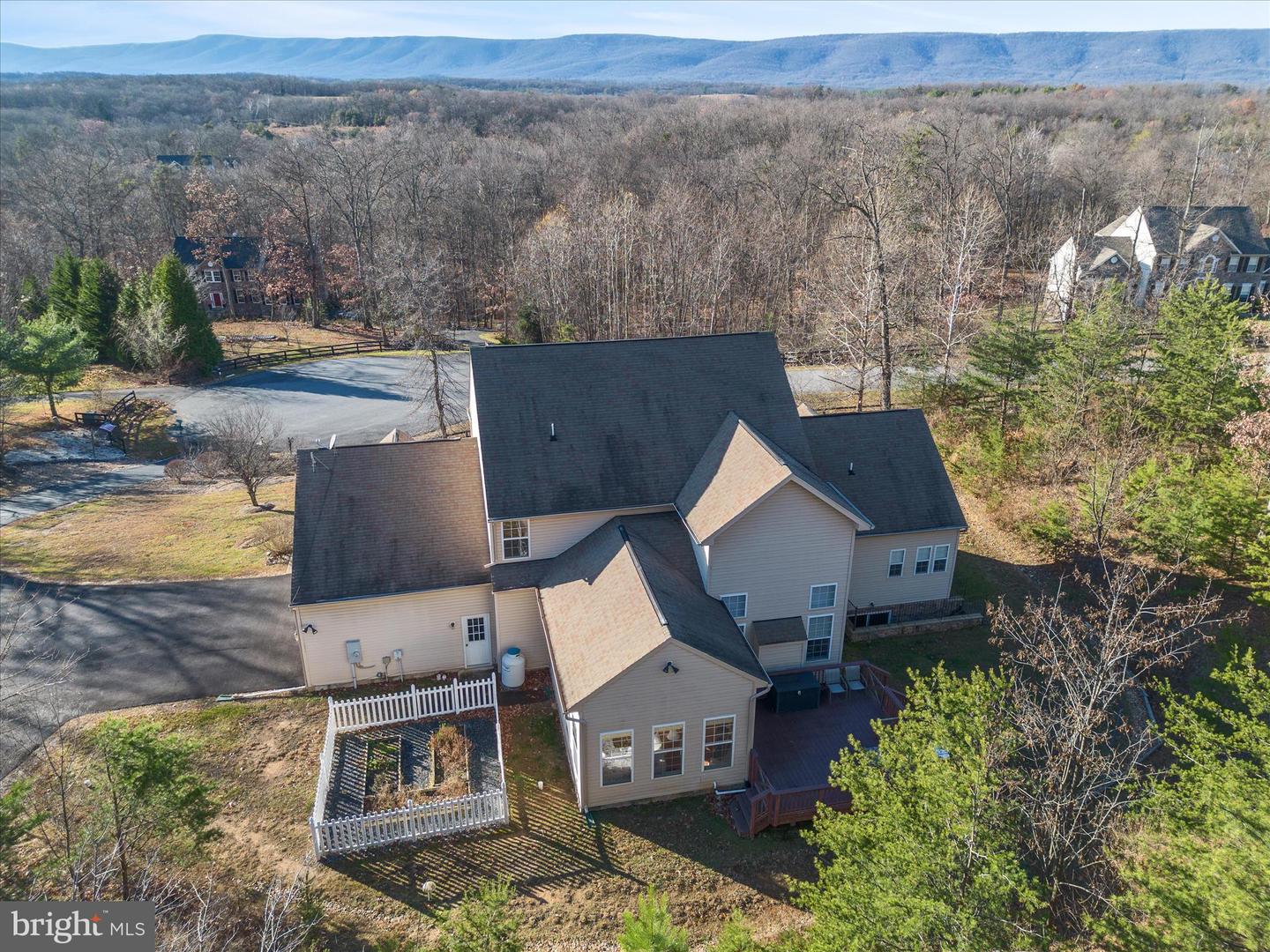 191 BANKS DR, WINCHESTER, Virginia 22602, 4 Bedrooms Bedrooms, ,3 BathroomsBathrooms,Residential,For sale,191 BANKS DR,VAFV2038226 MLS # VAFV2038226