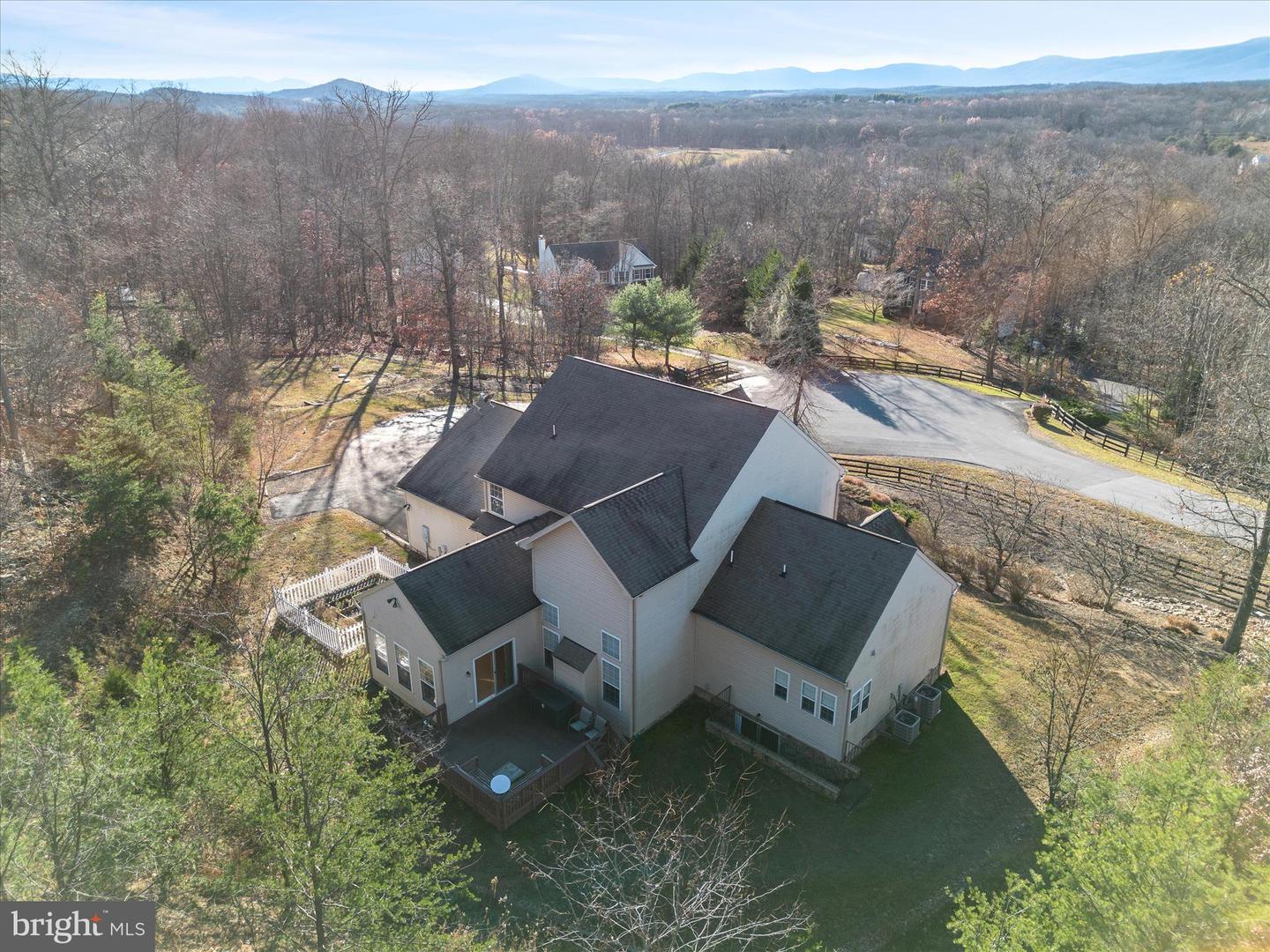 191 BANKS DR, WINCHESTER, Virginia 22602, 4 Bedrooms Bedrooms, ,3 BathroomsBathrooms,Residential,For sale,191 BANKS DR,VAFV2038226 MLS # VAFV2038226